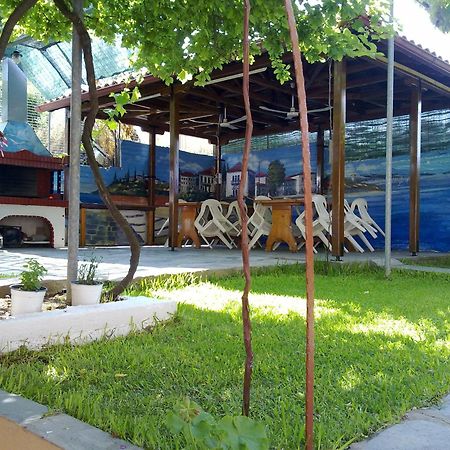 亚历山德拉公寓式酒店 依诺罗达 外观 照片